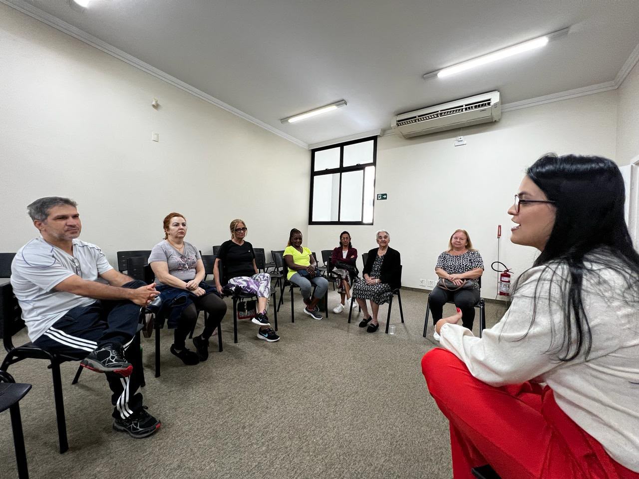 Roda de conversa conduzida por Lalesca